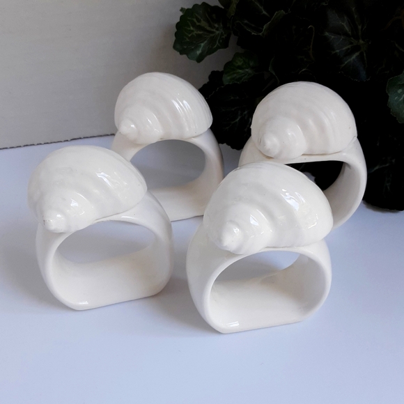 Vintage Seashell Napkin Rings Set of 4 White Ceramic Shells in Box Beachy Decor - Picture 3 of 7